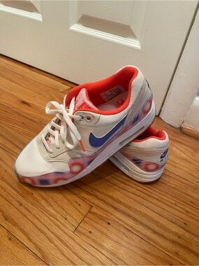 Nike Youth White Sneakers with Coral/Orange Lining